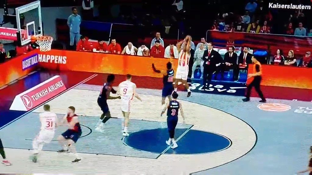BOLOMBOJ I LAZIĆ PREDVODE NAPAD Sjajna akcija, pa trojka centra crveno-belih (VIDEO)