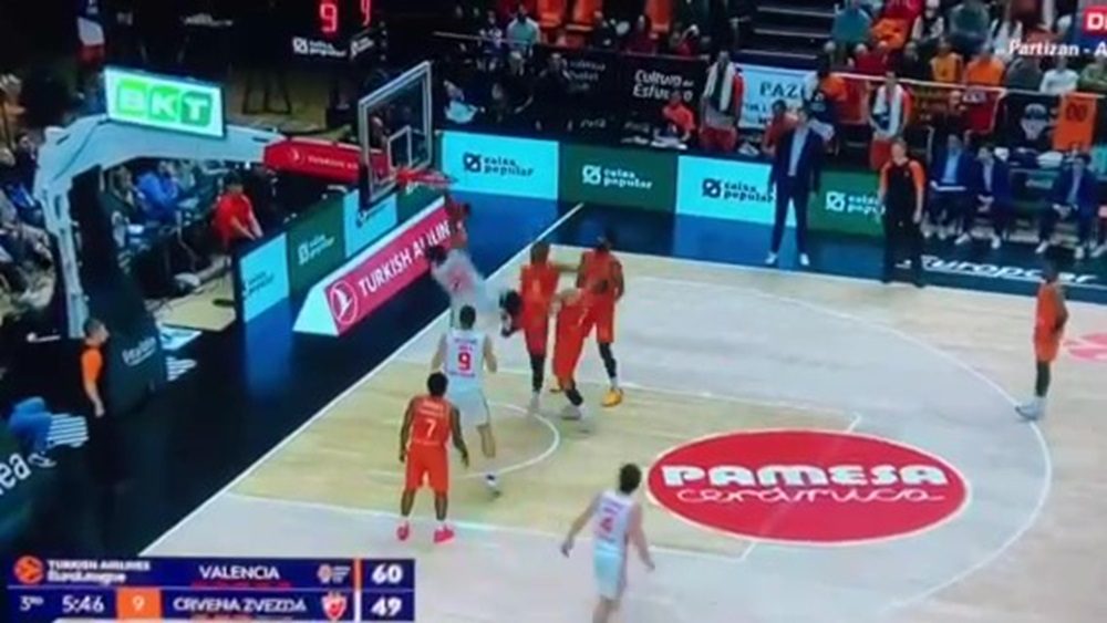 ATRAKTIVNO ZAKUCAVANJE BOLOMBOJA Odličan ulazak Zvezde u drugo poluvreme (VIDEO)