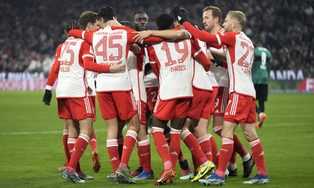 DERBI SAMO NA PAPIRU Bajern zgromio Štutgart i nastavio poteru za Leverkuzenom
