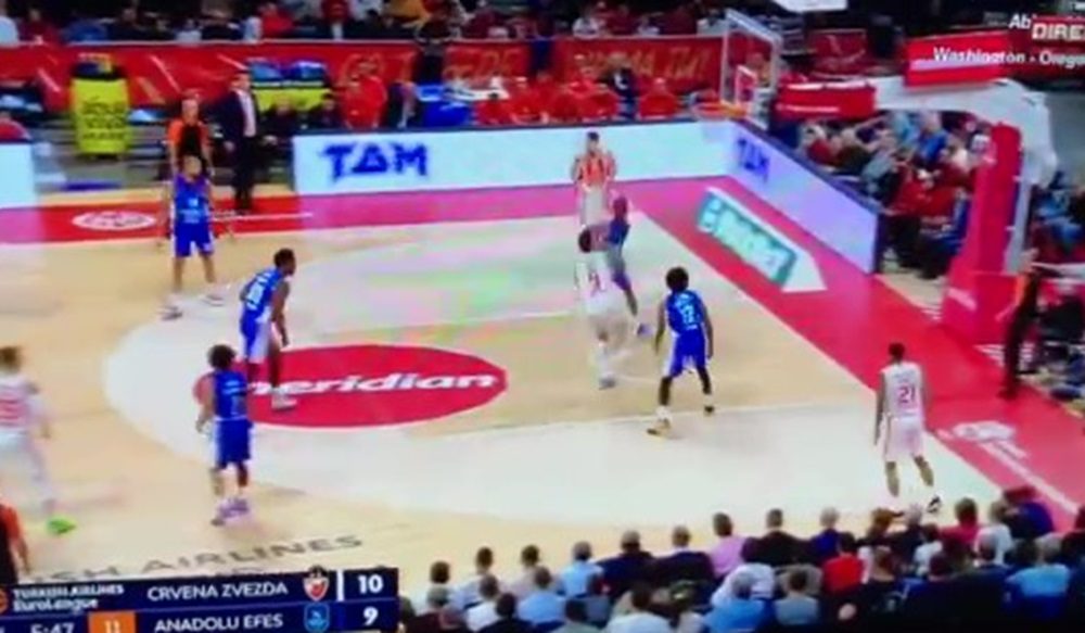 MITROVIĆ KRUNISAO SJAJNU AKCIJU Lepa asistencija Nedovića prethodila snažnom zakucavanju (VIDEO)