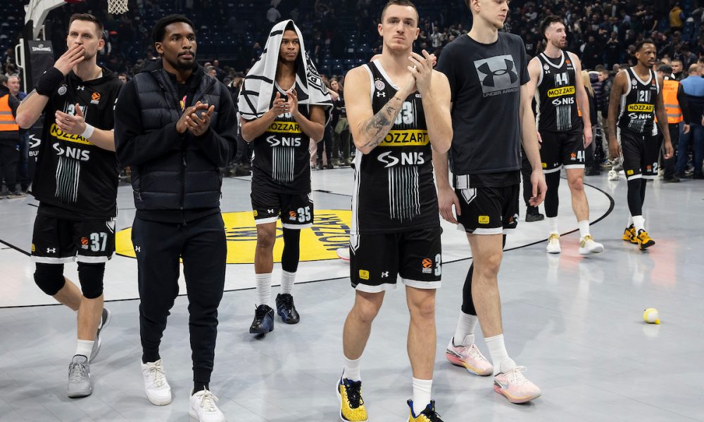 ARENA GRMELA OD NEZADOVOLJSTVA SUĐENJEM Sporne odluke arbitara pred odlučujući promašaj Kaminskog (VIDEO)