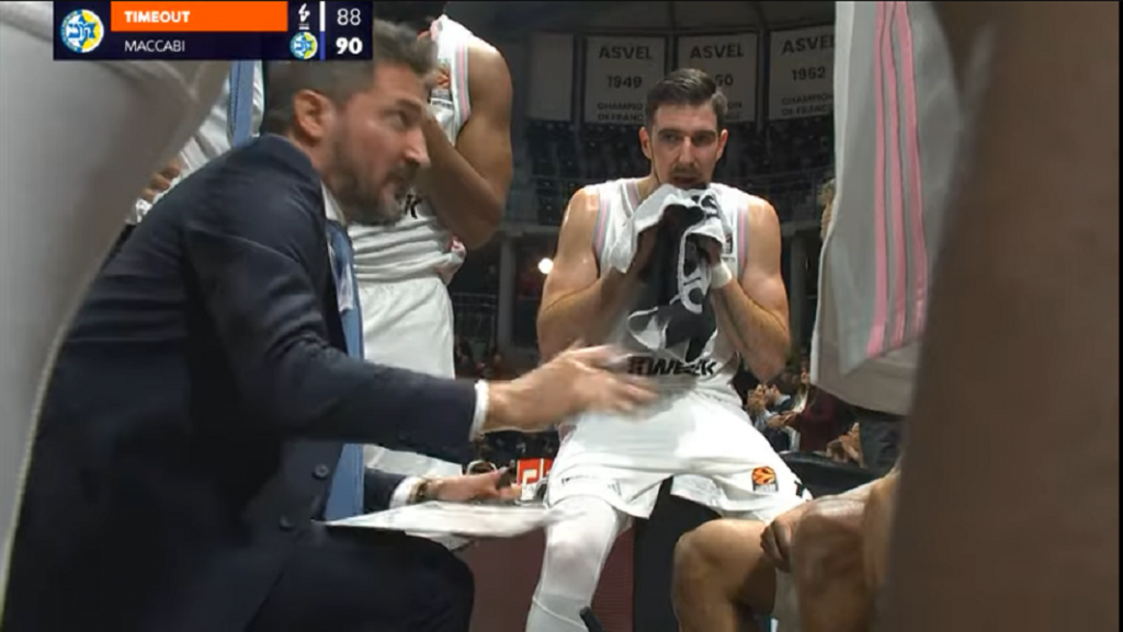 NOVI HIT POCEKA U timu nema naših igrača, ali na tajm-autu psuje na srpskom! (VIDEO)