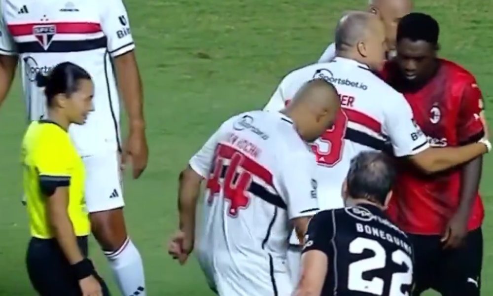 KAD PROKLJUČA KRV Znate ga kao mirnog… Sada je Sedorf izgubio kontrolu! Četvorica ga jedva obuzdala (VIDEO)