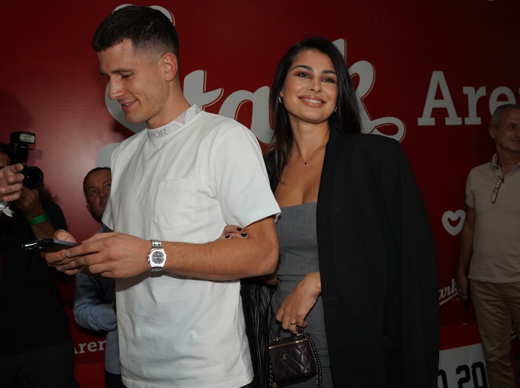 PODRŠKA Ovako je Nedovićeva supruga videla pobedu Zvezde protiv Efesa! Lepa Mina zna da se našali na svoj račun (VIDEO)