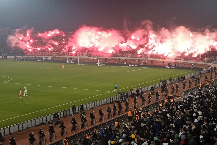 KAKVA BAKLJADA NA SEVERU Delije prekinule derbi početkom drugog poluvremena (VIDEO)