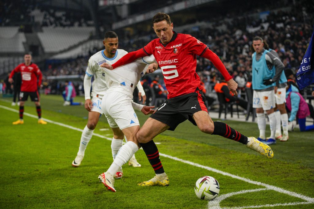 LUDILO NA VELODROMU Matić igrao svih 90 minuta, ali nije mnogo pomogao! Dva gola, dva crvena kartona…