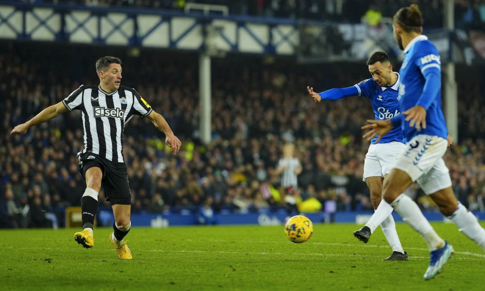 PREMIJER LIGA Everton blista posle kazne, srušio i „svrake“… Totenhem ipak nema šta da traži u borbi za tron