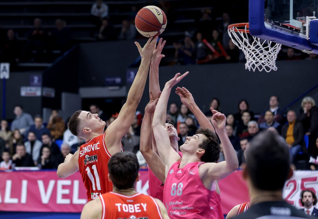 DRAMA NA NOVOM BEOGRADU Zvezda preživela Meginu mladost, presudili Teodosić i Nedović! Ipak, problemi ostaju… (VIDEO)
