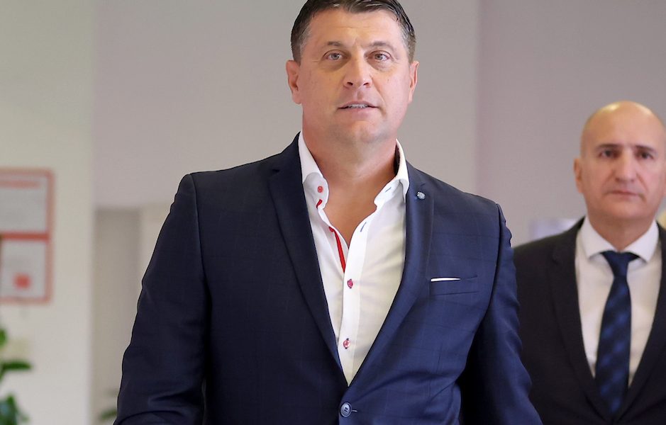 POZNAT NOVI STRUČNI ŠTAB ZVEZDE Četiri Baharova saradnika ostala i sa Milojevićem! Ima i novih imena…