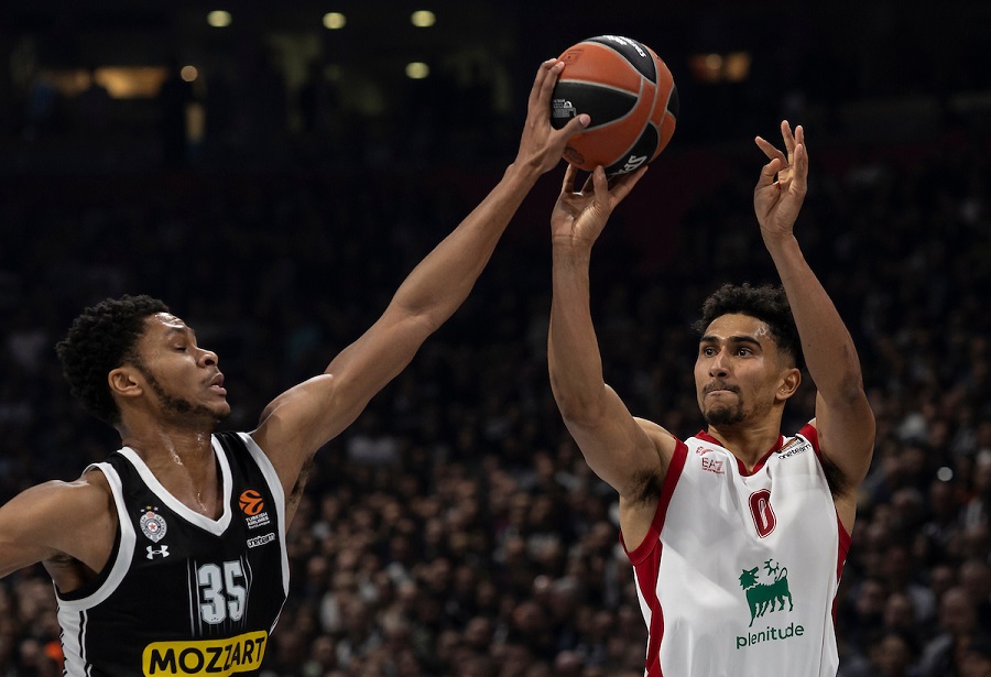 DA LI ĆE DA BUDE DRAME? Bruno i Smajli „lome“ obruče, ali Partizan gubi na poluvremenu (VIDEO)