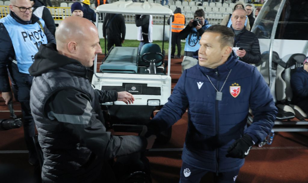 SNIMAK KOJI MNOGO GOVORI Duljaj samo što nije utrčao na teren da igra, Bahar skrštenih ruku (VIDEO)