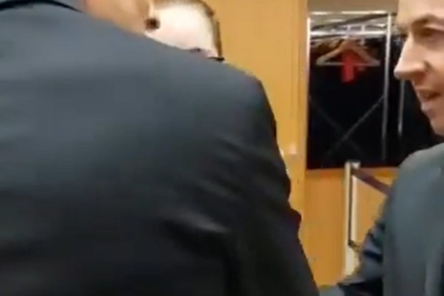 GDE SI TI POŠAO? Legenda svetskog fudbala zaboravila akreditaciju… Radnik obezbeđenja nije imao pojma ko je on! (VIDEO)