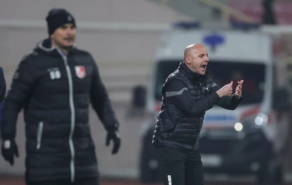 ĐORĐEVIĆ JE DULJAJEVA CRNA MAČKA Strateg Radničkog samo protiv jednog trenera u Srbiji ima bolji skor