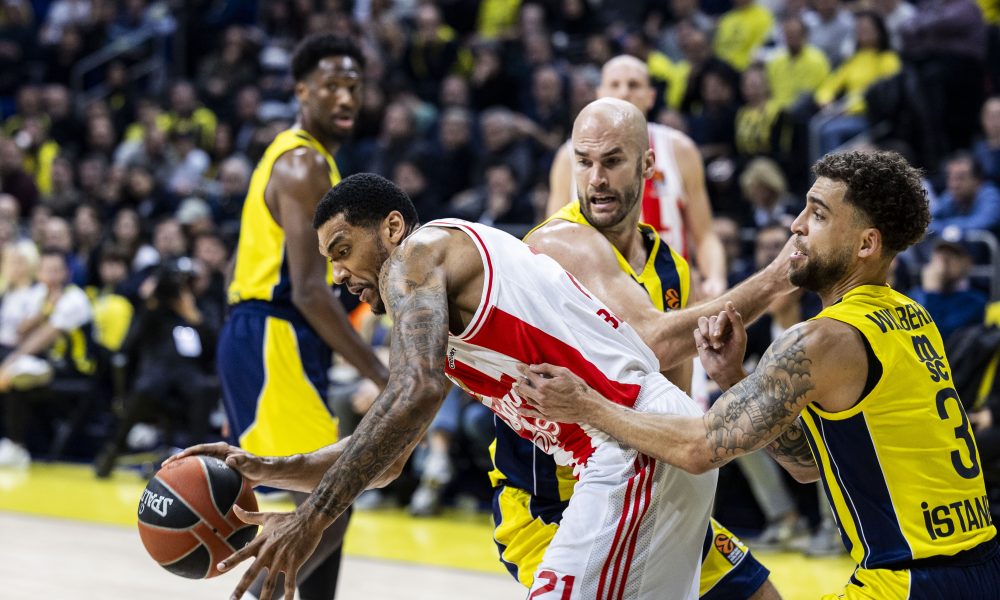 SJAJNA IGRA NAGRAĐENA POBEDOM Bolomboj vodio Zvezdu do prvog trijumfa nad Fenerom u Istanbulu (VIDEO)