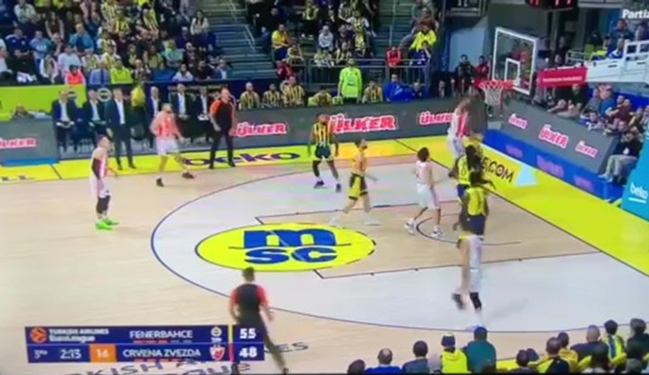 STRAŠAN TANDEM Teodosić i Bolomboj izluđuju odbranu Fenera (VIDEO)