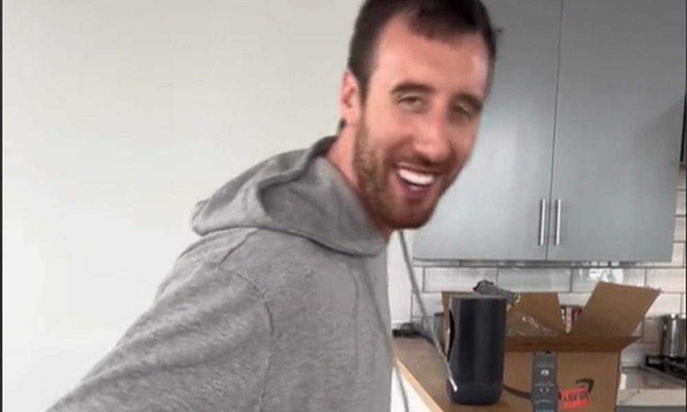 MEŠAJ, MEŠAJ Ko kaže da Kaminski ne igra? Košarkaš Partizana „zapalio“ društvene mreže hit snimkom (VIDEO)