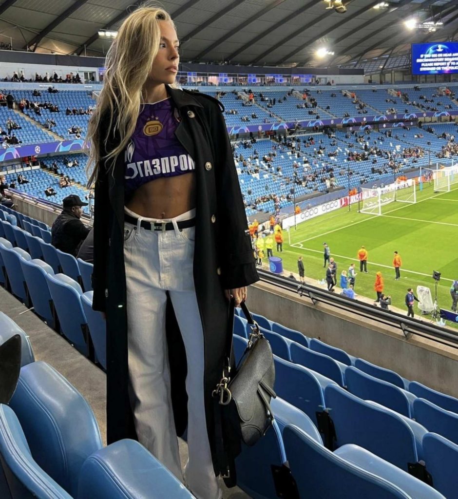 LEPO JOJ U BEOGRADU Lepa supruga Omrija Glazera jednom objavom oduševila „delije“ (FOTO)