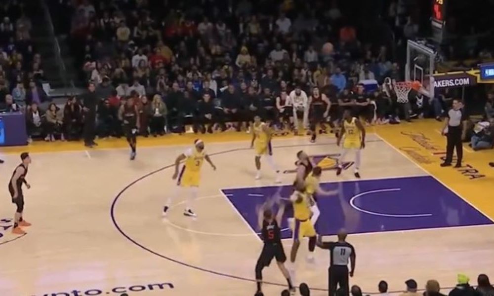 LEBRONU U LICE Jovićeva trojka za špice protiv Lejkersa! Srbin blistao u dresu Majamija (VIDEO)
