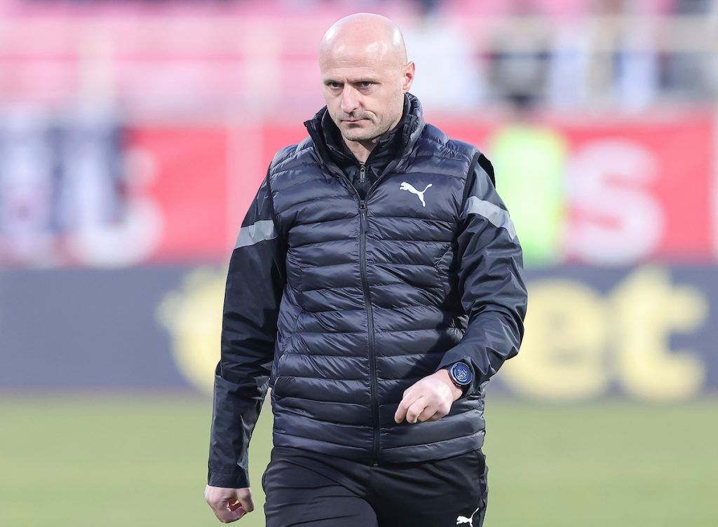 DERBI U DRAGAČEVU Duljaj ponovo sa dva defanzivna vezna, evo koga je ostavio na klupi (SASTAVI)