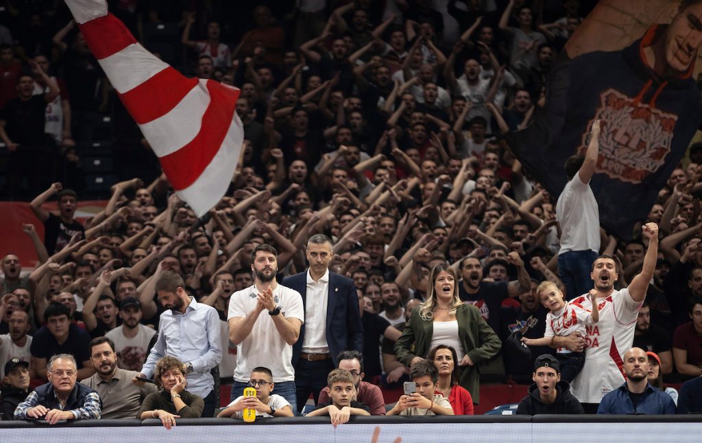 SVE OČI „DELIJA“ UPRTE KA MALOM KALEMEGDANU Čekajući Godoa! (FOTO)