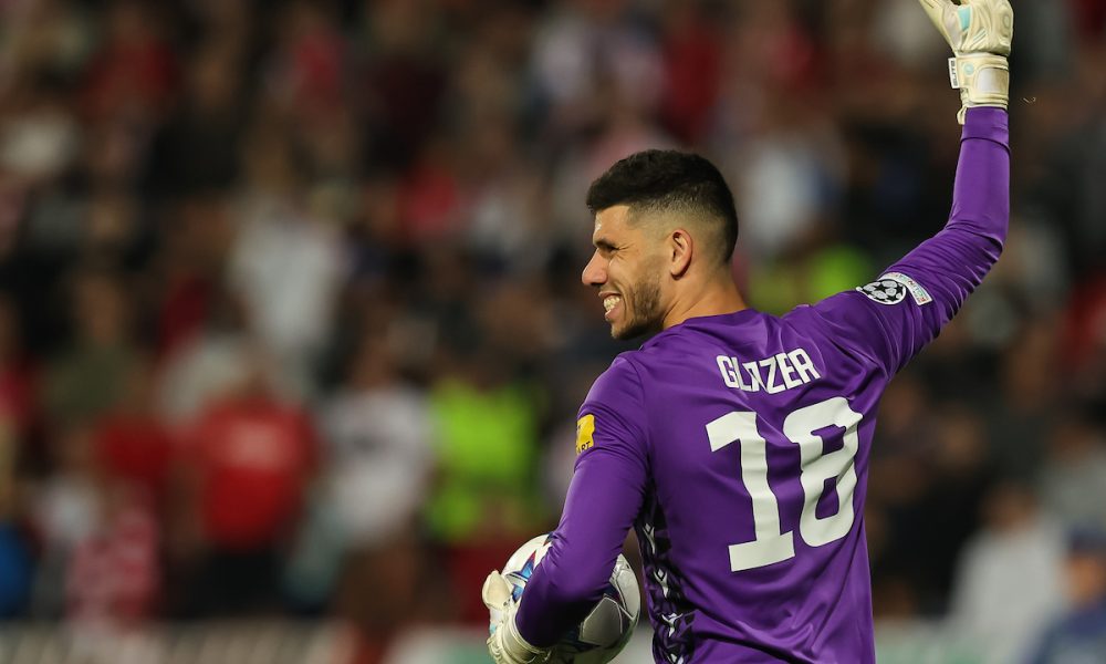 SUŠTA SUPROTNOST BARAKA BAHARA Glazer sa suprugom na večeri, ali se za stolom gleda Zvezda (FOTO)