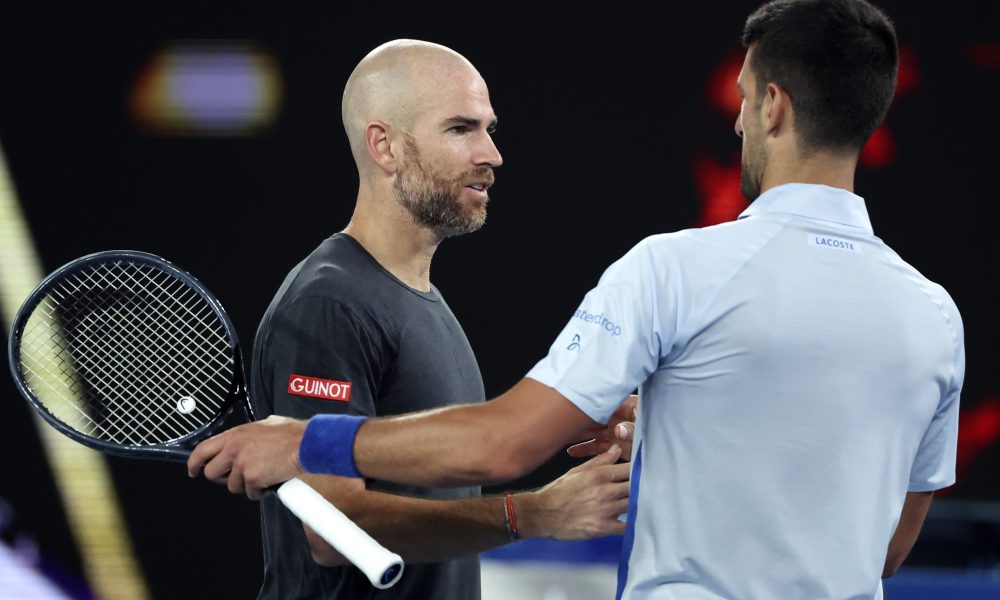 AUSTRALIJAN OPEN Ako je Manarino spustio slušalicu Šeltonu, onda je Novak njemu spustio roletnu! Šta bi ovo!? (VIDEO)