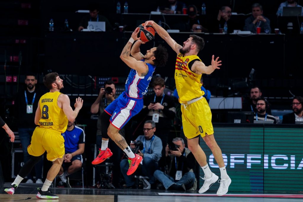 STRMOGLAV PAD BARSELONE Kalinić dobar, ali je njegov tim pretrpeo težak poraz…