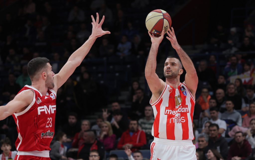 POLUVREME Opuštena Zvezda ima dvocifrenu prednost posle 20 minuta
