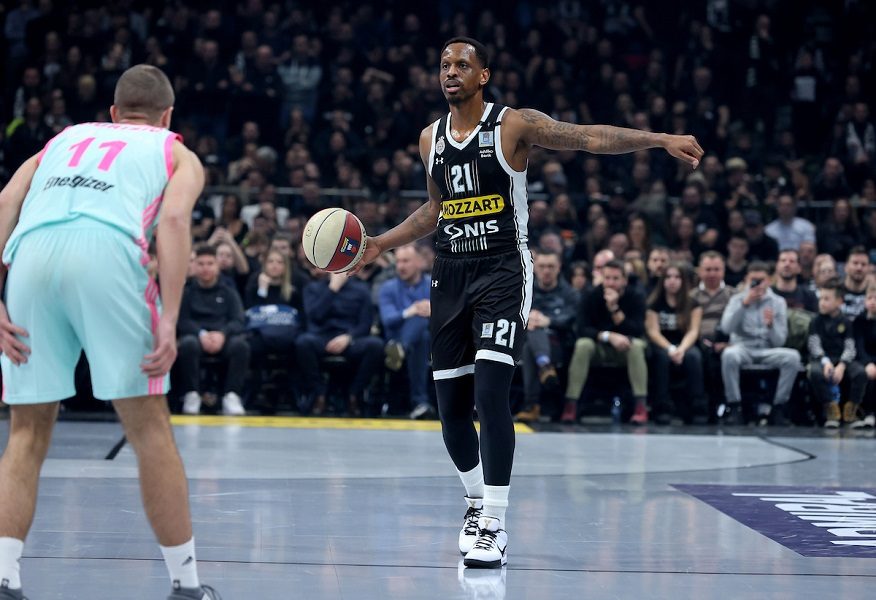 POLUVREME Partizan dao gas u drugoj četvrtini! Naneli ubacio sedam trojki