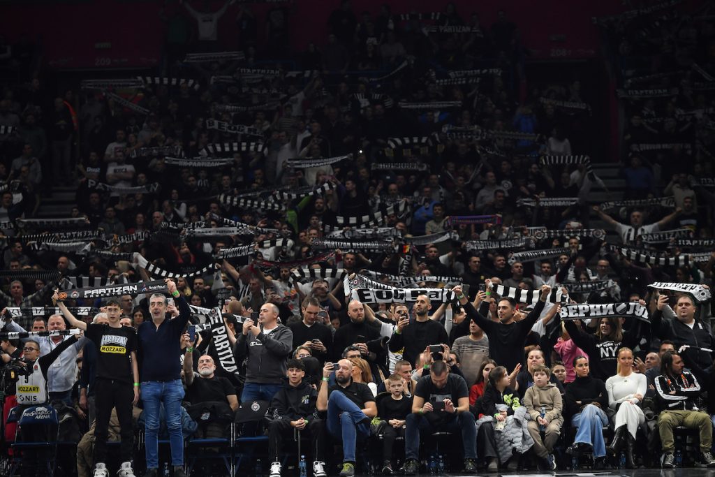 „GROBARI“ REKLI SVOJE Snažna poruka igračima Partizana za večiti derbi! Želi se samo jedno… (VIDEO)