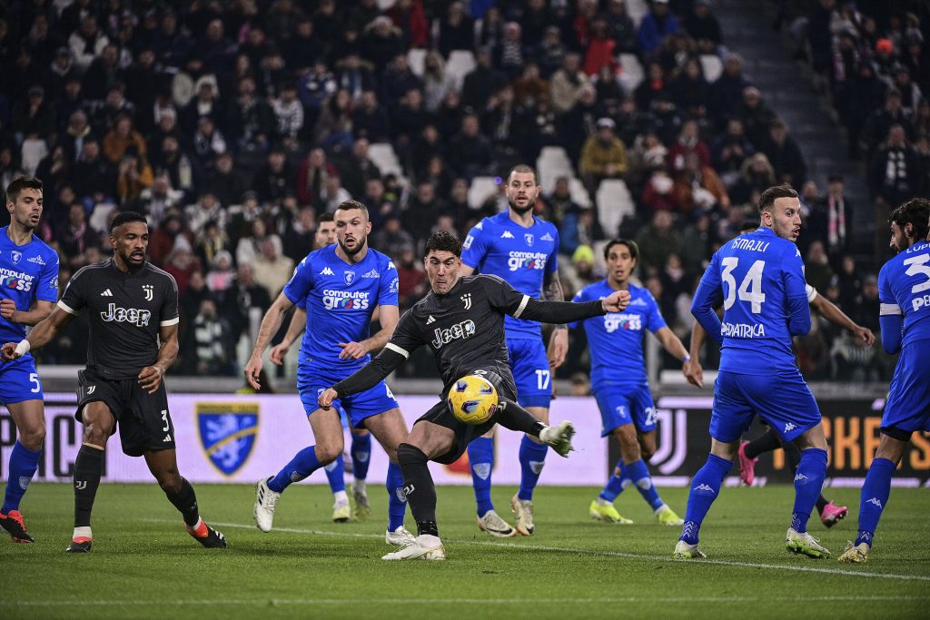 URADIO JE SVE ŠTO JE MOGAO, ALI… Vlahović poveo Juventus ka pobedi, „dama“ nije izdržala sa igračem manje