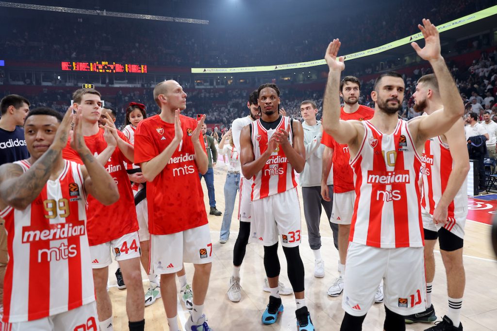 SKUPO PLAĆENA POBEDA ZA ZVEZDU Topić ranije završio meč, član prve petorke polomio prst!