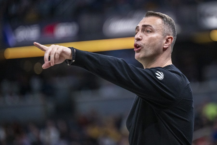 ČOVEK OD REČI Rajaković vodi košarkaše Toronta na večeru, ali igrači neće da dobiju ono što su tražili (VIDEO)