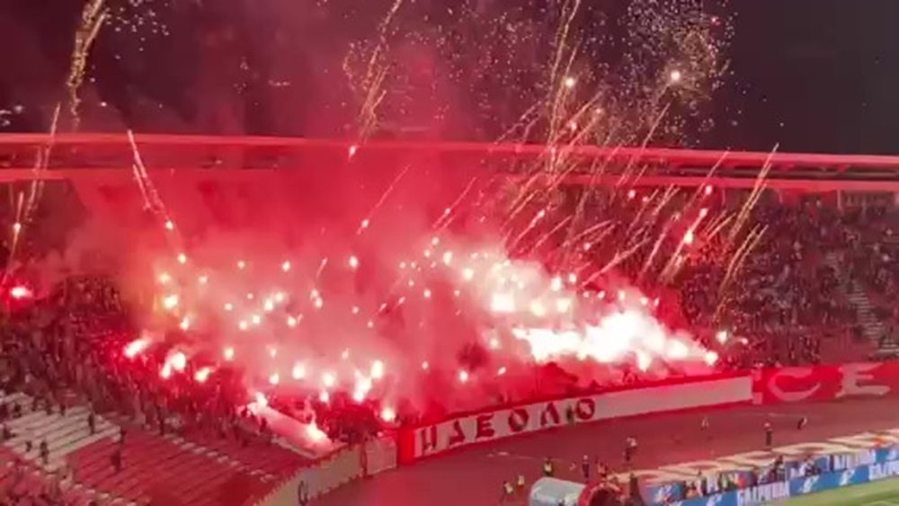 BAKLJADA I VATROMETI NA SEVERU „Delije“ ne posustaju, ambijent sve spektakularniji (VIDEO)