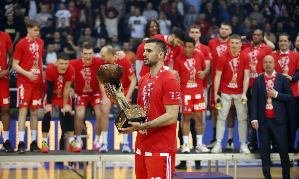 JEDAN JE BRANKO KAPITEN Trofeji se nižu kao na traci, a godine su za njega samo broj (FOTO/VIDEO)