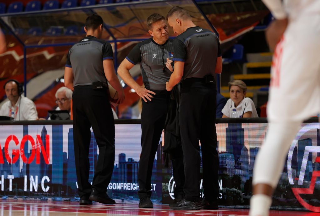 Zvezdi u Podgorici sudi arbitar kog „Delije“ ne mogu očima da vide…