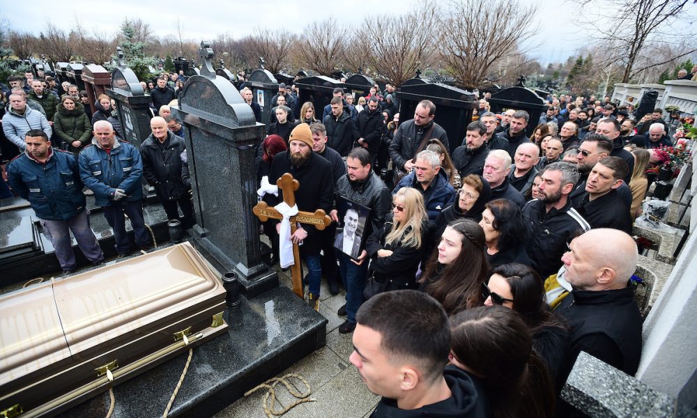Sahranjen Dejan Milojević… Muk, jecaji, suze! Iz Amerike došao Stiv Ker (FOTO)