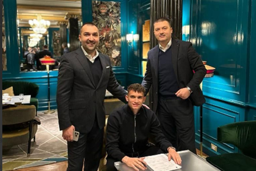 MAXBET SPORT PRVI NAJAVIO I SLIKU OBJAVIO Mitrović u Veroni! Zvezda se zahvalila napadaču, evo koliko je zaradila… (FOTO)