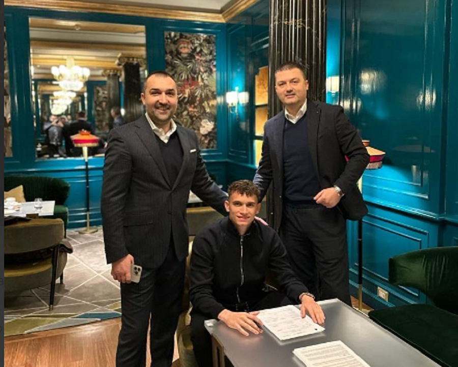 MAXBET SPORT PRVI NAJAVIO I SLIKU OBJAVIO Mitrović u Veroni! Zvezda se zahvalila napadaču, evo koliko je zaradila… (FOTO)