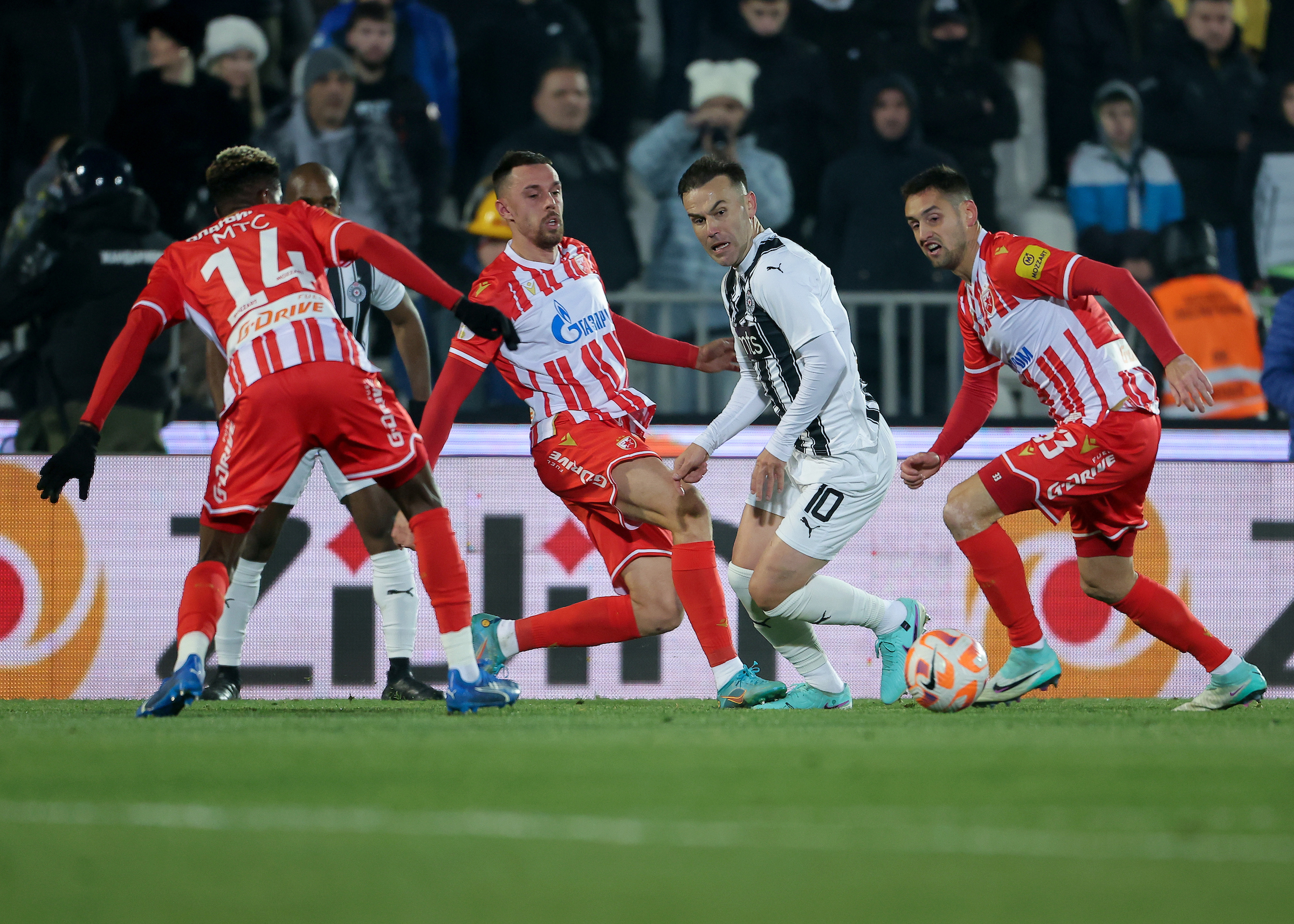 Bibars Natho na večitom derbiju protiv Crvene zvezde (Foto: Starsport)