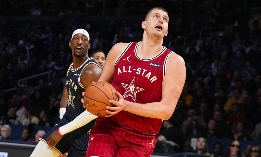 PONOSNI SRBIN Jokić na Ol star meč izašao u posebnoj majici! Denver je to odmah objavio… (FOTO)