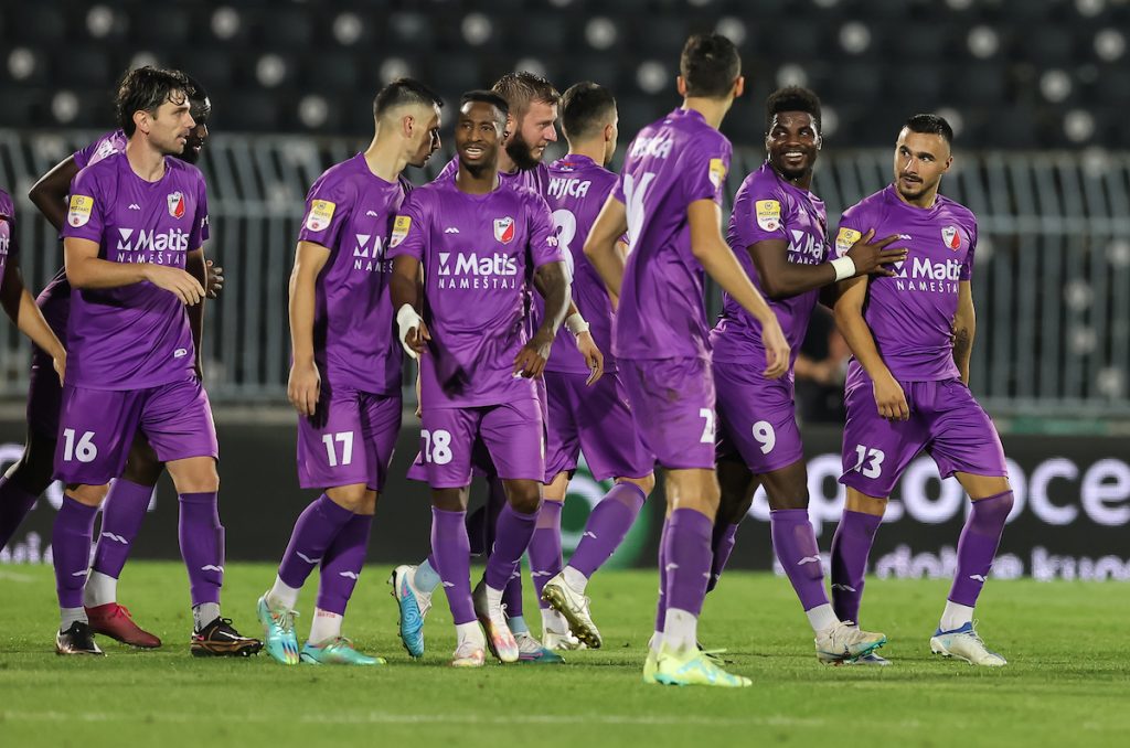SAZNAJEMO Bura u superligašu! Trener nije vodio trening, da li je to znak da odlazi?