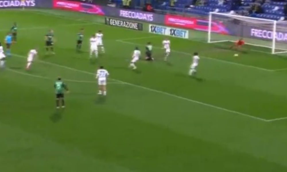 PRVENAC I TO PROTIV ŠAMPIONA Račić zakucao loptu u mrežu Napolija (VIDEO)