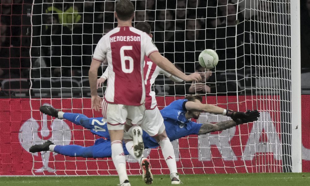 LIGA KONFERENCIJA Ajaks se spasio u nadoknadi, Dinamo slavio u Sevilji