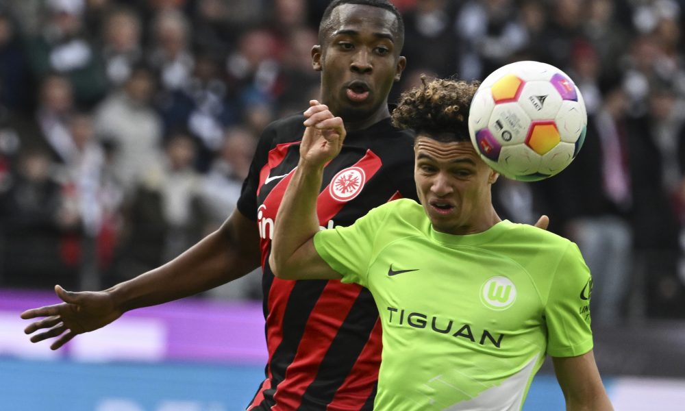 BUNDESLIGA Remi u Frankfurtu, Volfzburg ispustio pobedu u 92. minutu