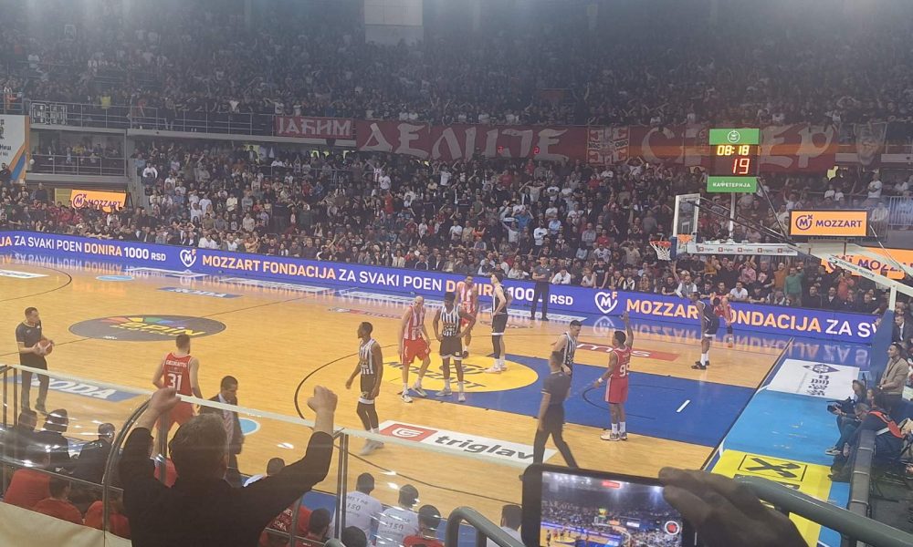 ZA PRIMER Može i ovako! „Delije“ i „grobari“ kao jedan! „Kosovo Srbija“, ori se „Čairom“ (VIDEO)