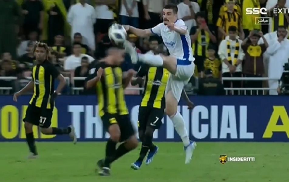 ŠTA URADI ZEMLJAČE? Srbin karate potezom nogom udario rivala u glavu! (VIDEO)