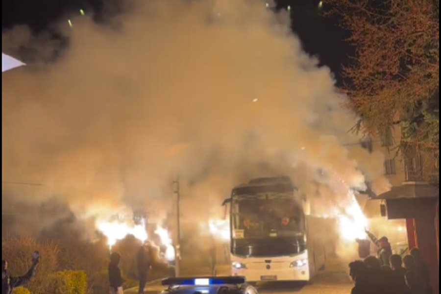 SURDULICA GORI ZBOG „PARNOG VALJKA“ Partizan stigao na jug Srbije, „grobari“ iznenadili Duljaja i ekipu (VIDEO)
