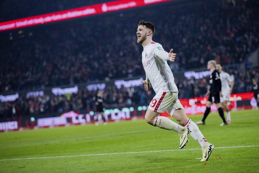 BUNDESLIGA Keln se uhvatio za slamku spasa, Ajntraht završio sa devet igrača