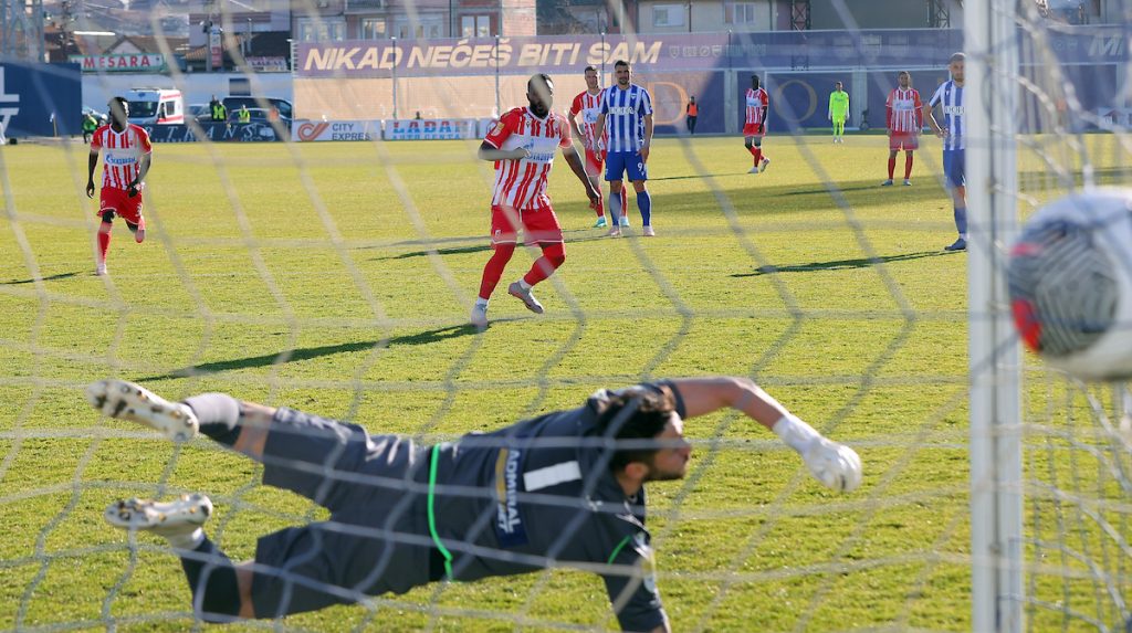 Kanga iz penala duplirao prednost Zvezde, VAR soba dugo većala (VIDEO)